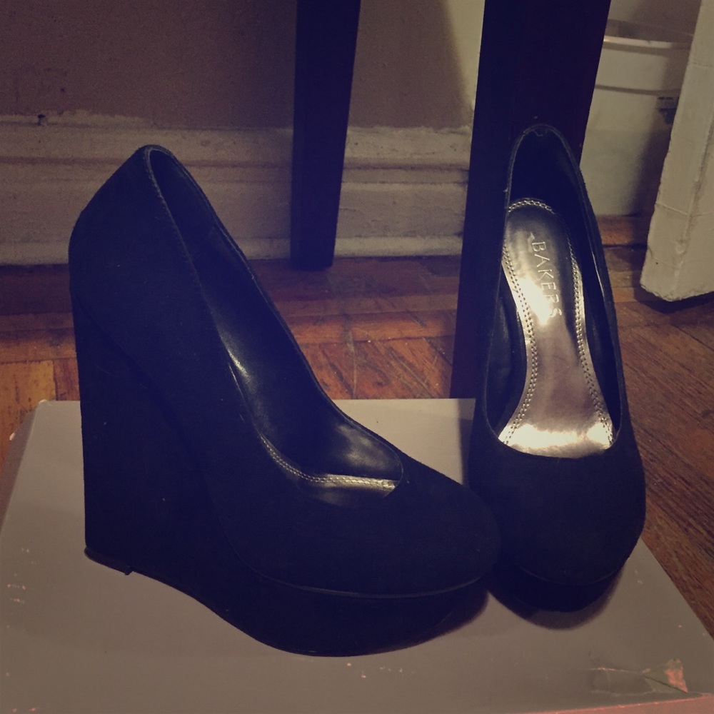 Bakers suede like wedge heels